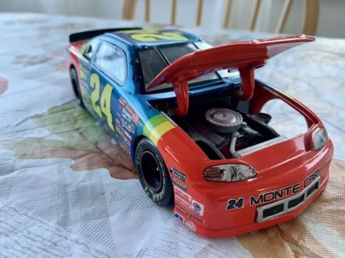 1997 JEFF GORDON 1:24 DUPONT #24 NASCAR WINSTON MILLION DIE-CAST STOCK CAR
