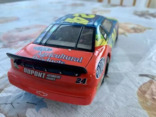 1997 JEFF GORDON 1:24 DUPONT #24 NASCAR WINSTON MILLION DIE-CAST STOCK CAR